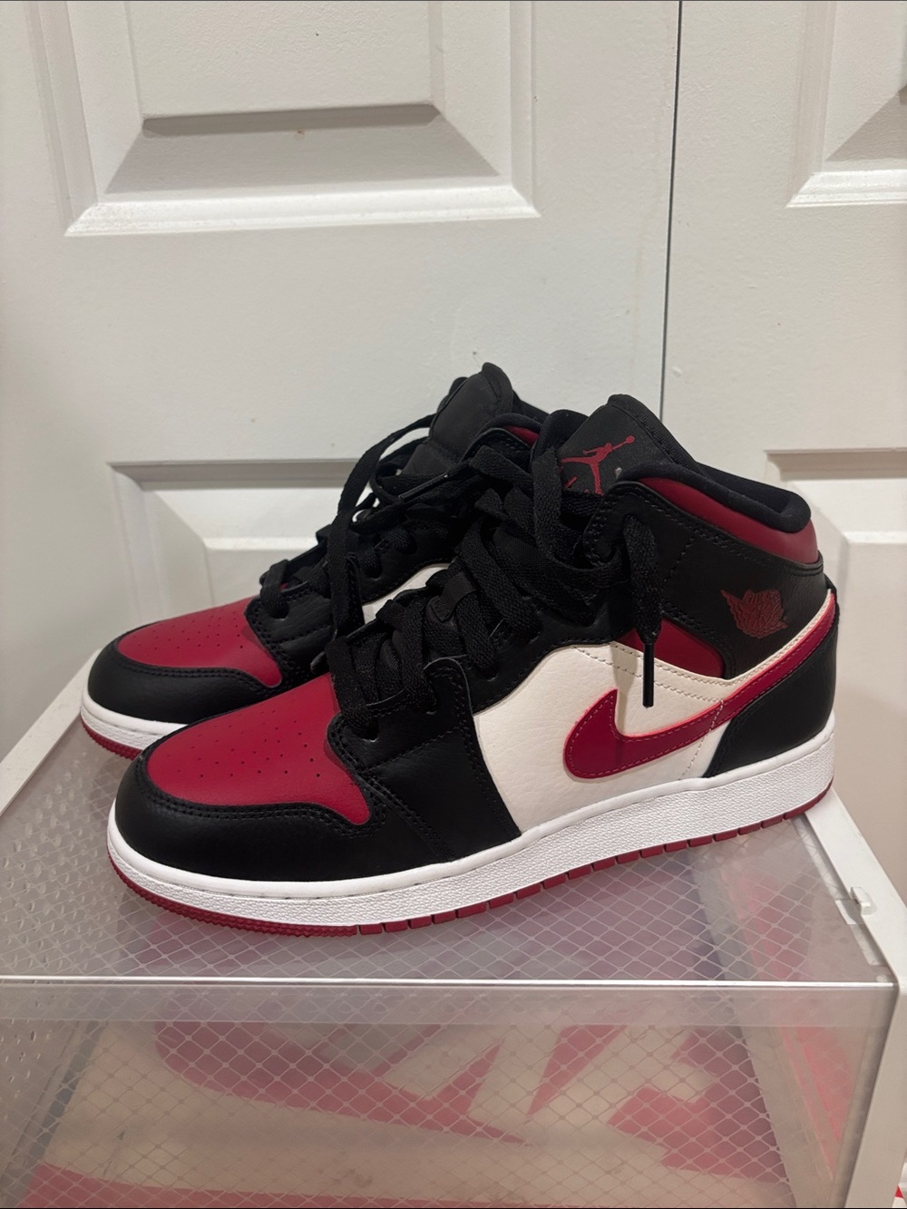 Nike Mid-Top Sneakers Black/Red/White